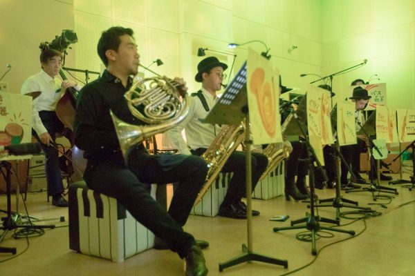 48415453_10213067760595610_3618844215594713088_n